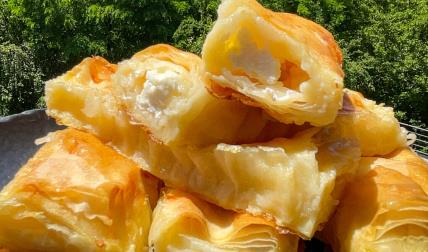 Prelivena pita sa sirom