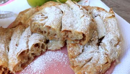 Pita savijača sa jabukama i grizom.jpg