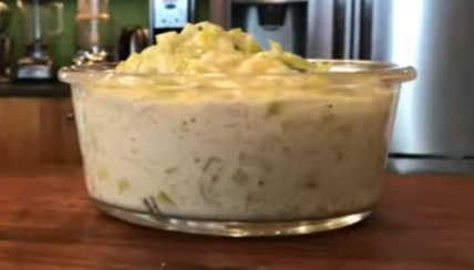 Osvežavajuća salata sa feta sirom i prazilukom