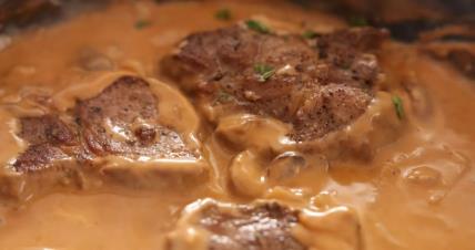 Sočne krmenadle u sosu od pečuraka