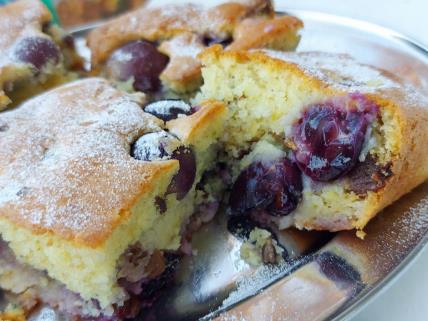 kolač sa grožđem.jpg