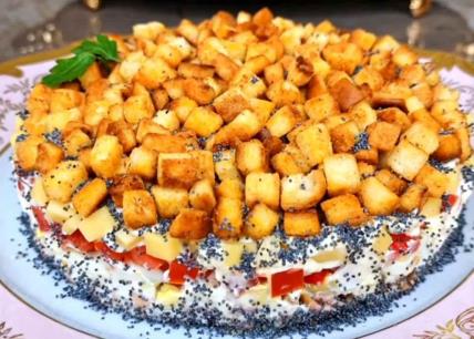 Svečana salata sa piletinom i makom