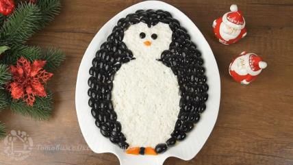 Salata sa pečurkama i jajima u obliku pingvina