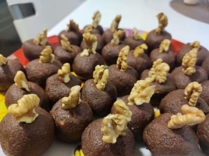 Lažni ferero - sitni posni kolači