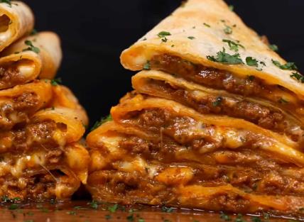 Kako se pravi kesadilja sa mlevenim mesom