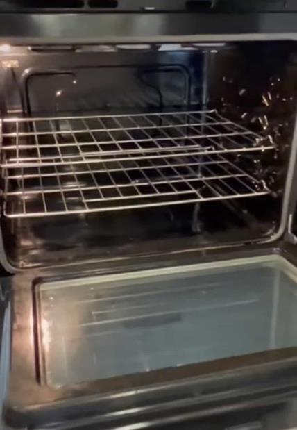 Kako se čisti rerna