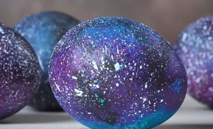 Farbanje jaja sunđerom