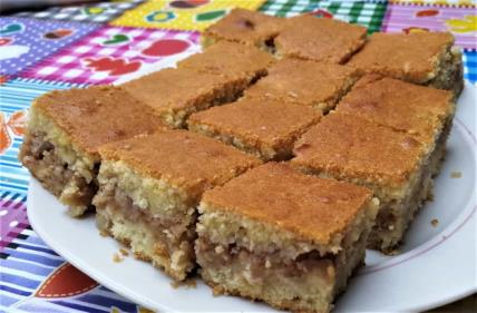 Lenja pita sa jabukama