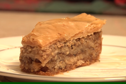 baklava sa medom i orasima.png