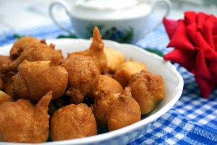 Fritule sa slaninom i sirom