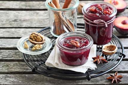 Slatko od šljiva sa orasima