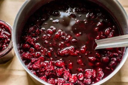 Džem od višanja i čokolade