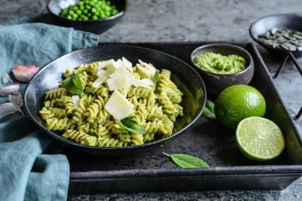 Pasta u kremastom sosu sa graškom