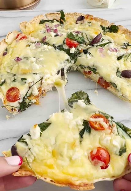 Jelo od tortilje sa spanaćem i maslinama