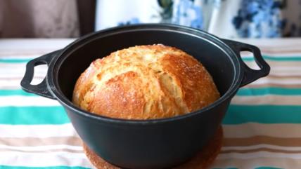 Domaći hleb od 4 sastojka