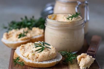 Domaća pileća pašteta