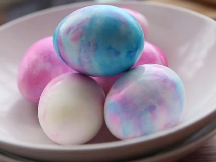 Farbanje jaja penom za brijanje