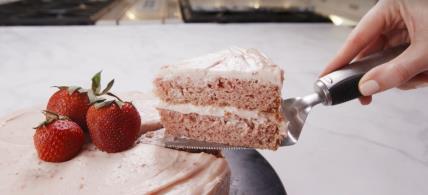 torta sa jagodama prtscr delish