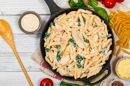 pasta sa piletinom i spanaćem