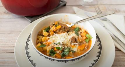 čorba sa mlevenim mesom i povrćem