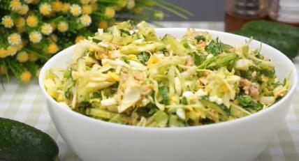 Vitaminska salata sa kupusom šargarepom i krastavcem