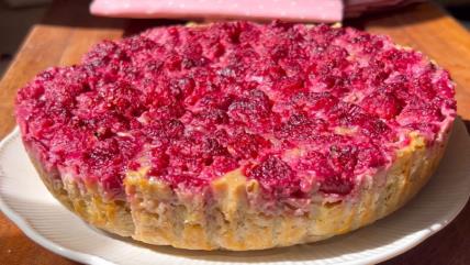 Tart od malina sa bananom i ovsenim pahuljicama