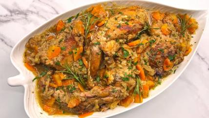 Marinirano pileće meso sa povrćem u aromatičnom sosu