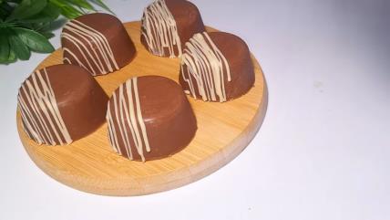 Kokos praline sa 2 vrste čokolade