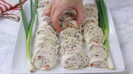 Tortilja rolat sa krem sirom i paprikom