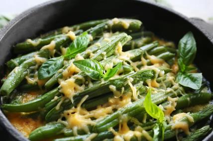 Zelena boranija zapačena sa sirom i pavlakom