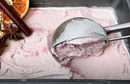 Sladoled sa crvenim vinom