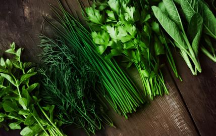 Ne bacajte više peršun: Evo kako da začinsko bilje ostane sveže i do mesec dana