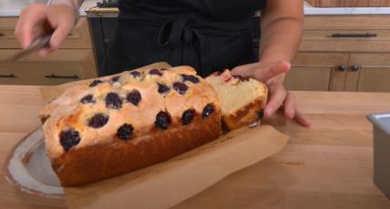 Kolač sa kupinama i likerom od limuna