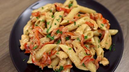 Pasta sa piletinom i paprikom