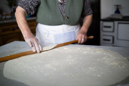 Kako se prave i razvlače domaće kore