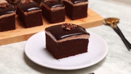 Sočan čokoladni kolač sa nutelom