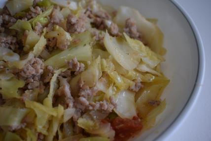 Dinstani kupus sa mlevenim mesom