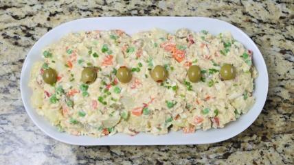 Španska krompir salata sa tunjevinom