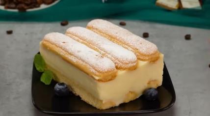 Torta sa piškotama i žutim filom