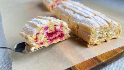 Puslica rolat sa džemom od malina