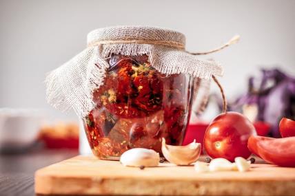 Kako napraviti domaći sušeni paradajz u rerni