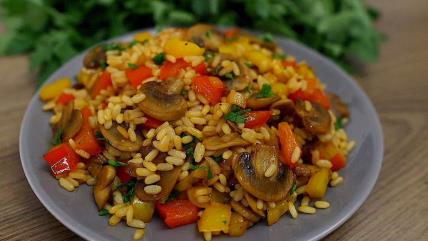 Pirinač sa povrćem i pečurkama