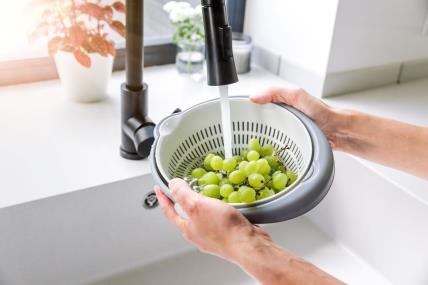 Kako pravilno oprati grožđe da bude čisto i bez hemije