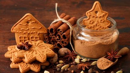 Domaća mešavina začina za medenjake u tegli