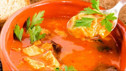 Škembići sa peršunom u kašici i zemljanoj posudi