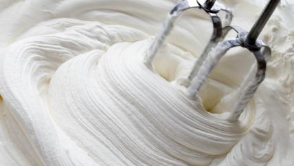 Mućenje šlaga mikserom