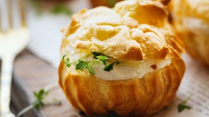 Slane princes krofne na stolu