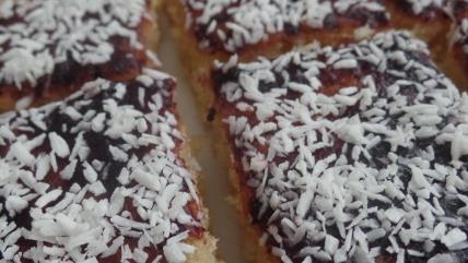 Posne kokos kocke sa džemom