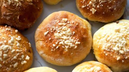 Mladenčići sa orasima i medom