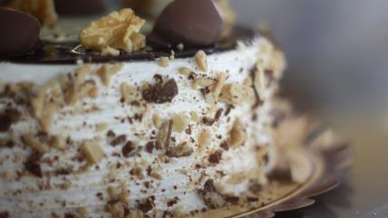 Torta nad tortama sa orasima i čokoladom